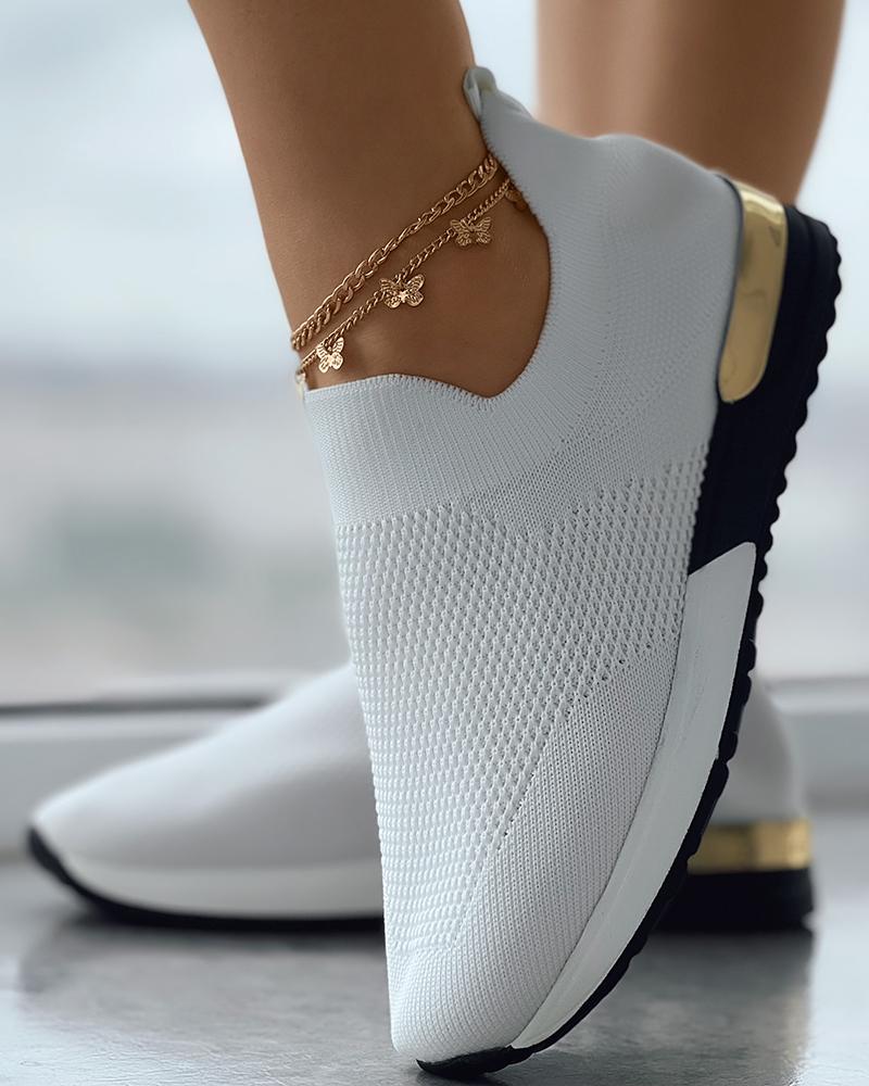 Sneakers met Gouden Accenten en Slip-On Design voor vrouwen