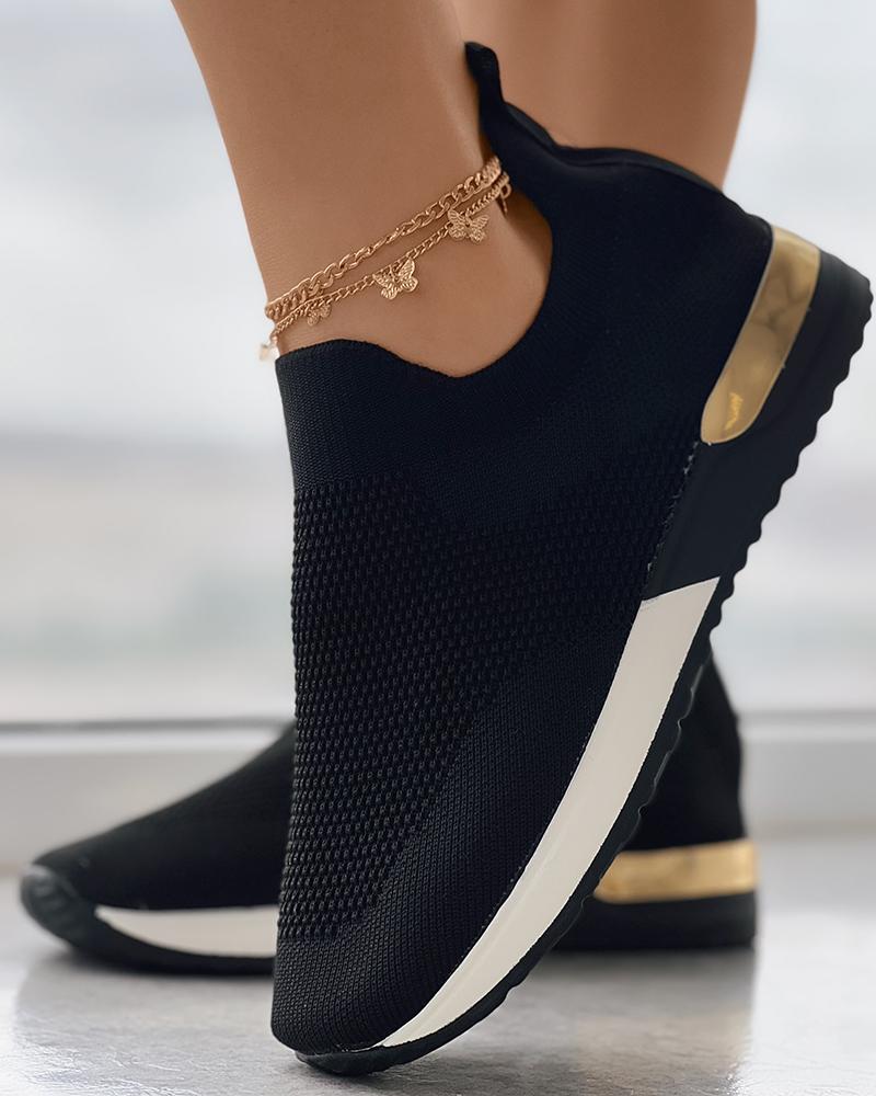 Sneakers met Gouden Accenten en Slip-On Design voor vrouwen