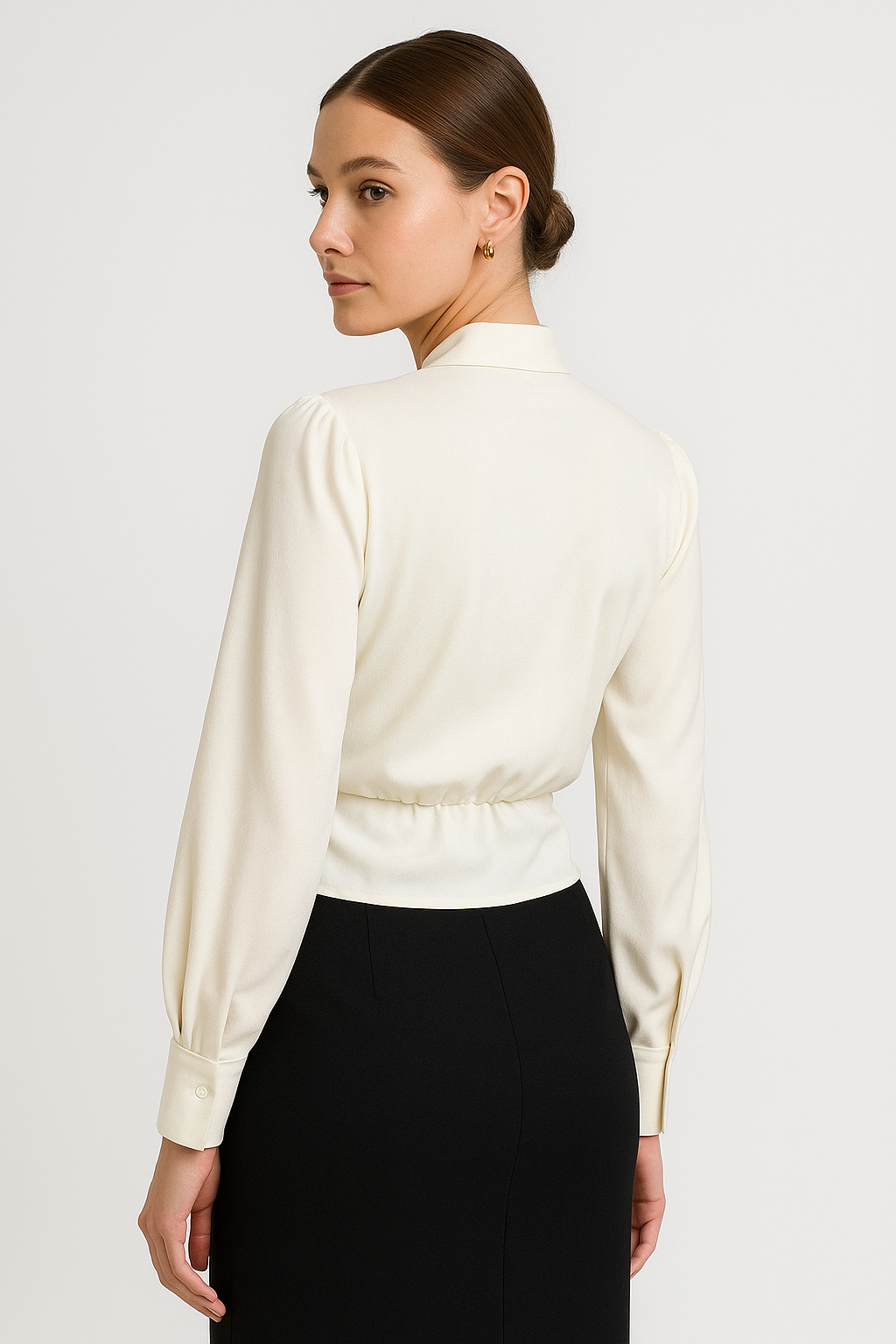 Elegante satijnen blouse met luxe uitstraling voor vrouwen