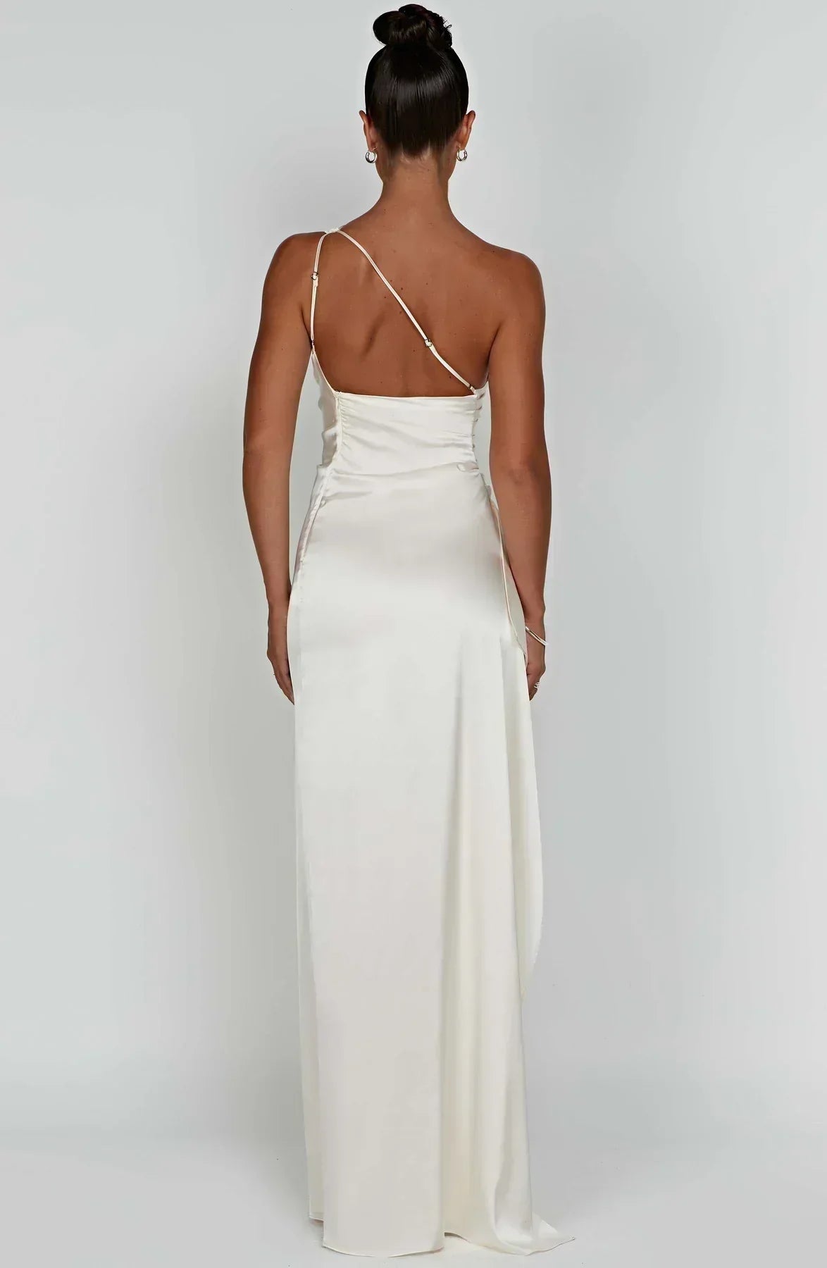 Avondjurk met satijnen one-shoulder ontwerp voor vrouwen