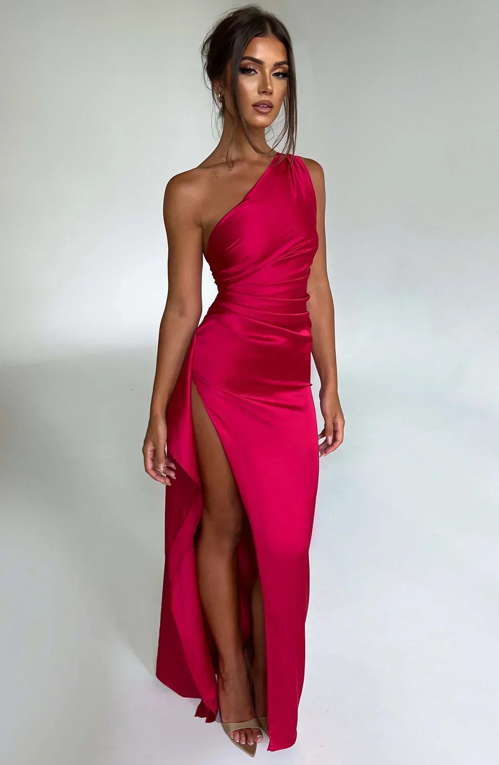 Avondjurk met satijnen one-shoulder ontwerp voor vrouwen