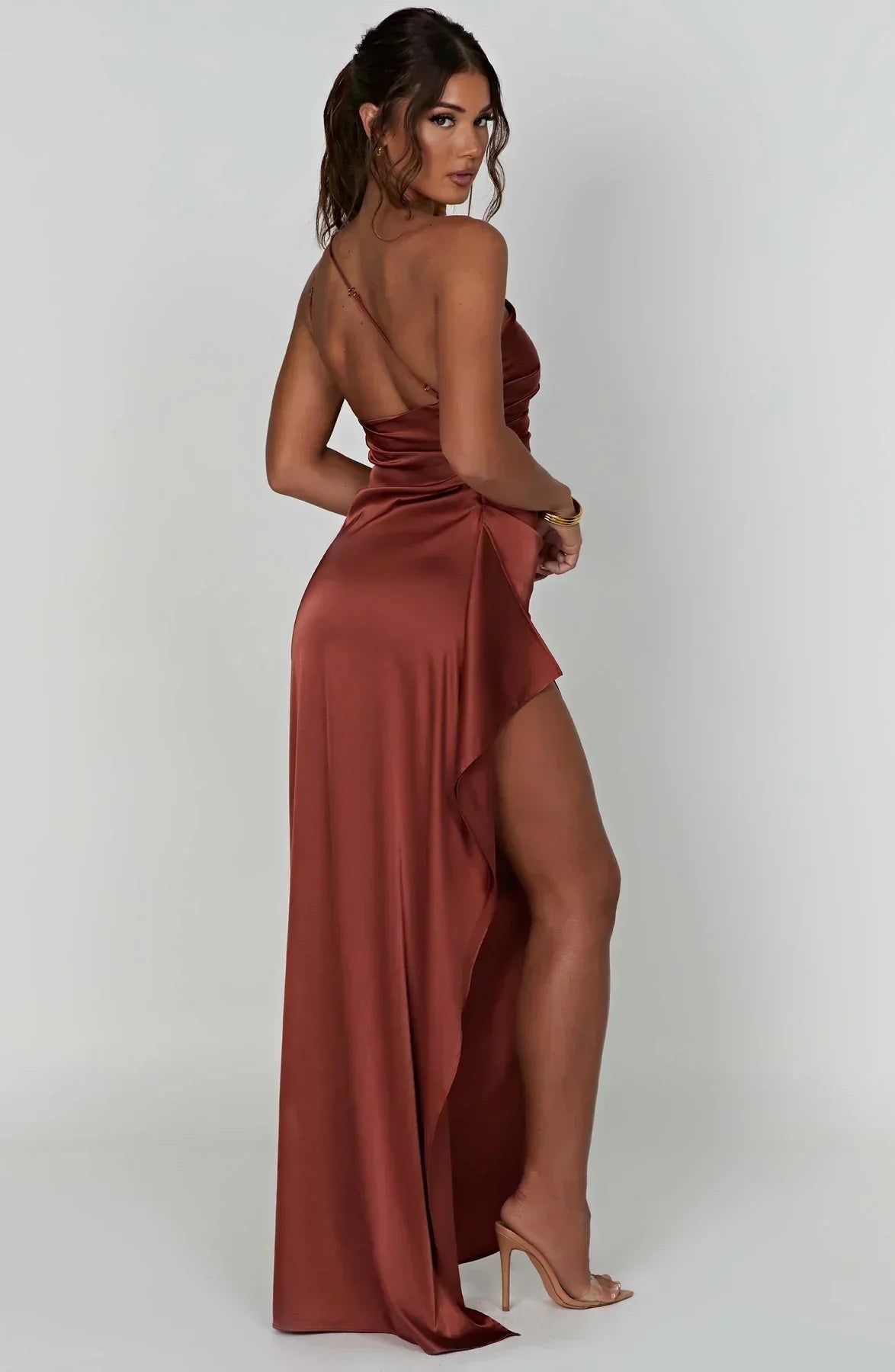 Avondjurk met satijnen one-shoulder ontwerp voor vrouwen